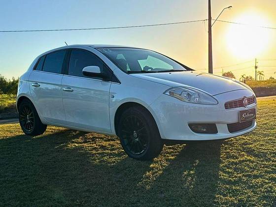 FIAT BRAVO 1.8 ABSOLUTE 16V FLEX 4P AUTOMATIZADO FIAT BRAVO 1.8 ABSOLUTE 16V FLEX 4P AUTOMATIZADO